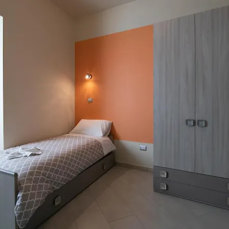La Madonnina Guest house *